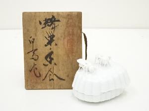 赤松白斎造　白磁蜂巣香合（共箱）